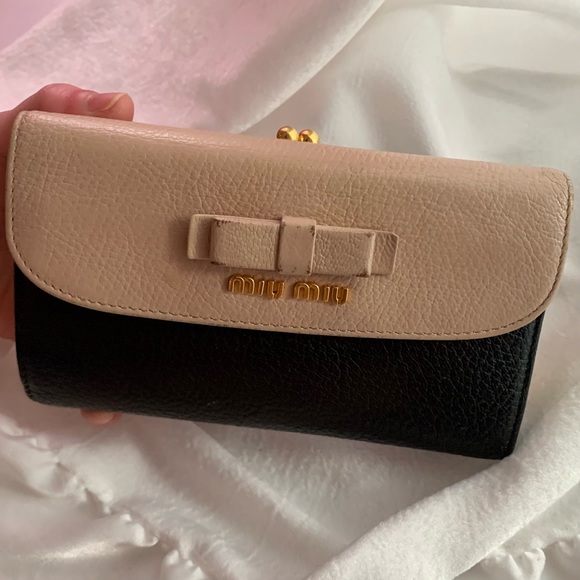 MIU MIU Leather Wallet Kiss-lock bi fold Black nude pink - Picture 8 of 13